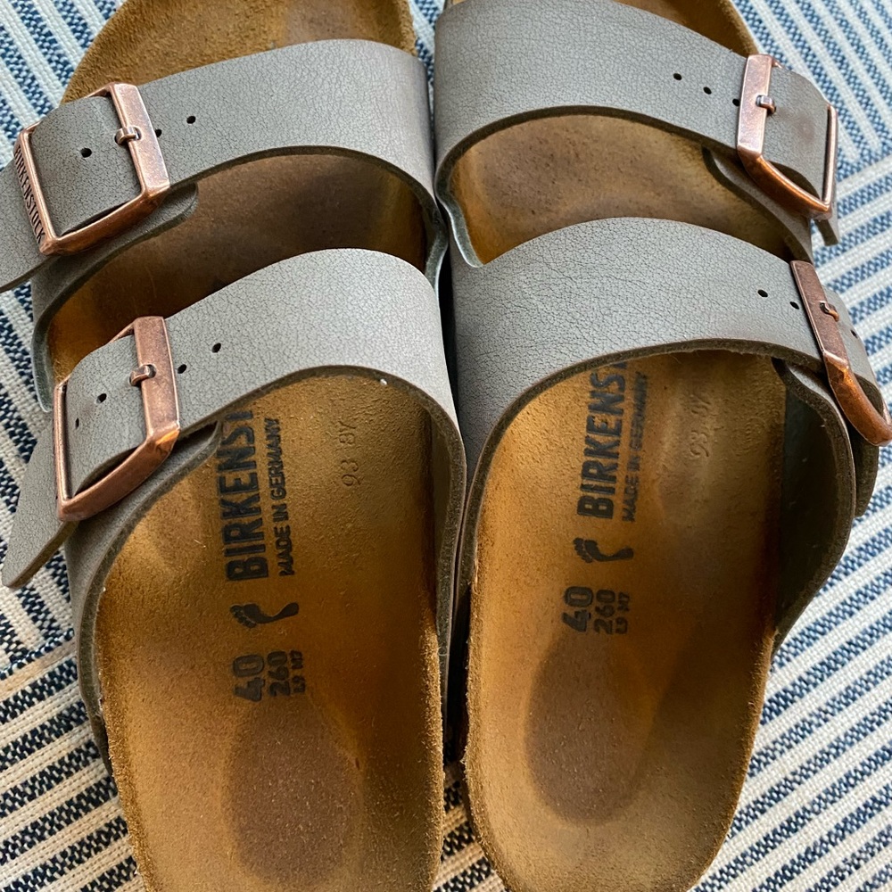 Birkenstock. Rose gold buckle. Worn once.